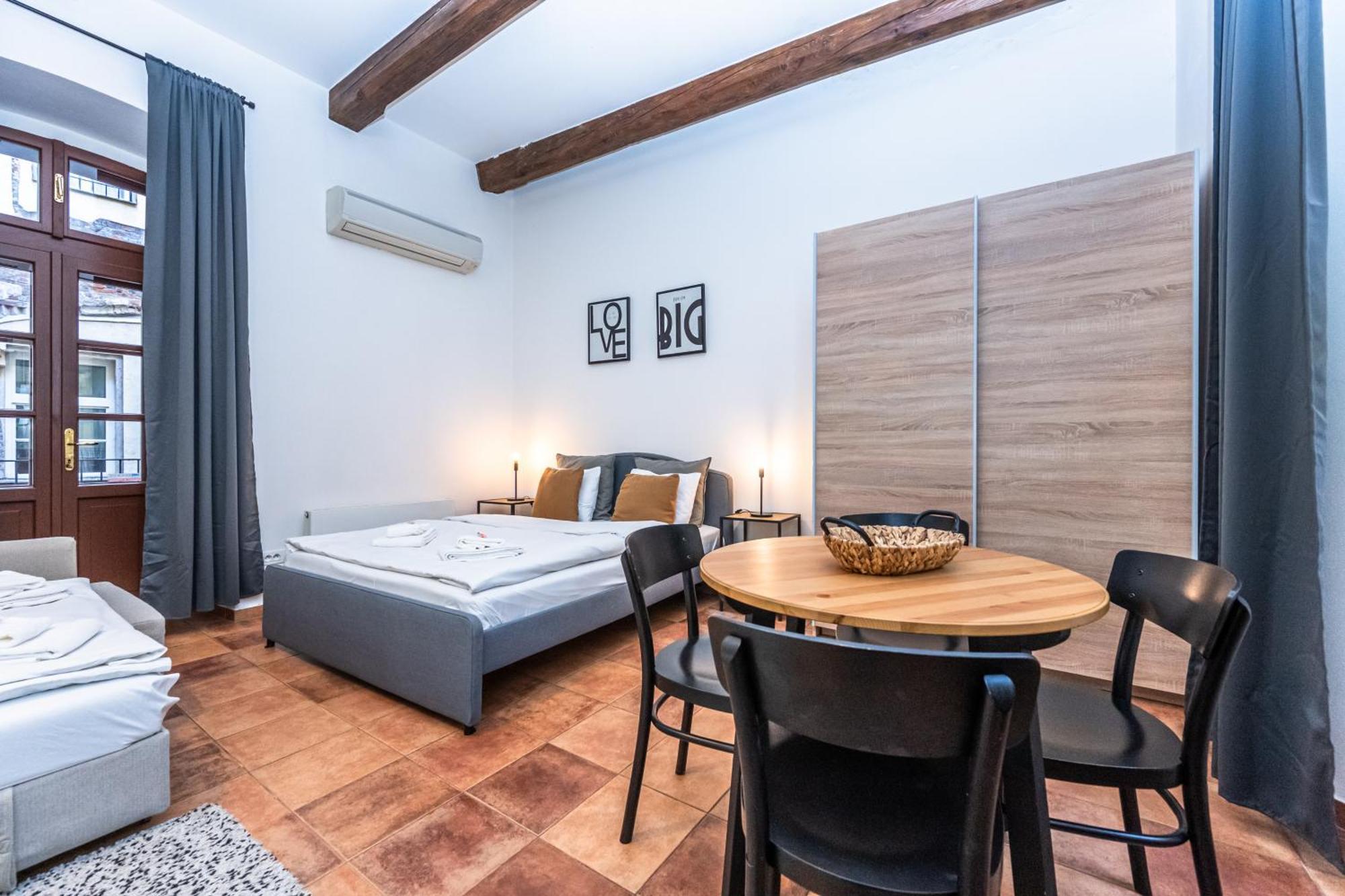 Charles Apartments In Old Town Prague Exterior photo